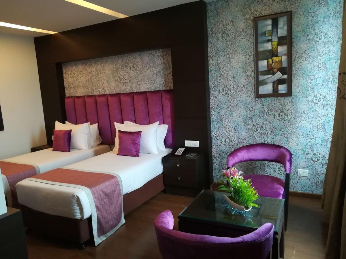 Capital O 7331 Hotel Downtown Új-Delhi Kültér fotó