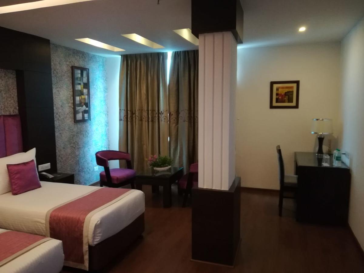 Capital O 7331 Hotel Downtown Új-Delhi Kültér fotó