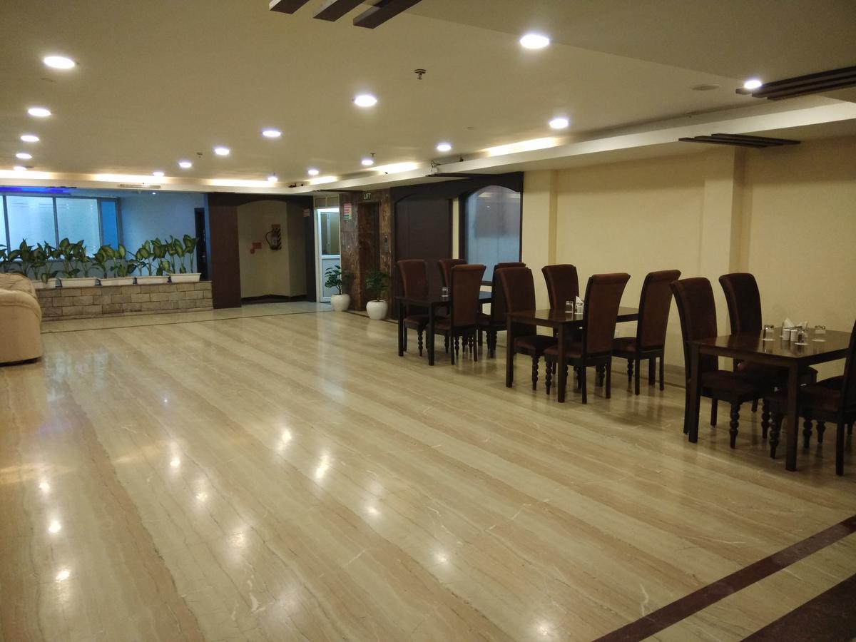 Capital O 7331 Hotel Downtown Új-Delhi Kültér fotó