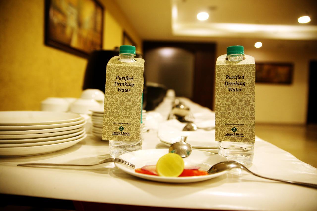 Capital O 7331 Hotel Downtown Új-Delhi Kültér fotó