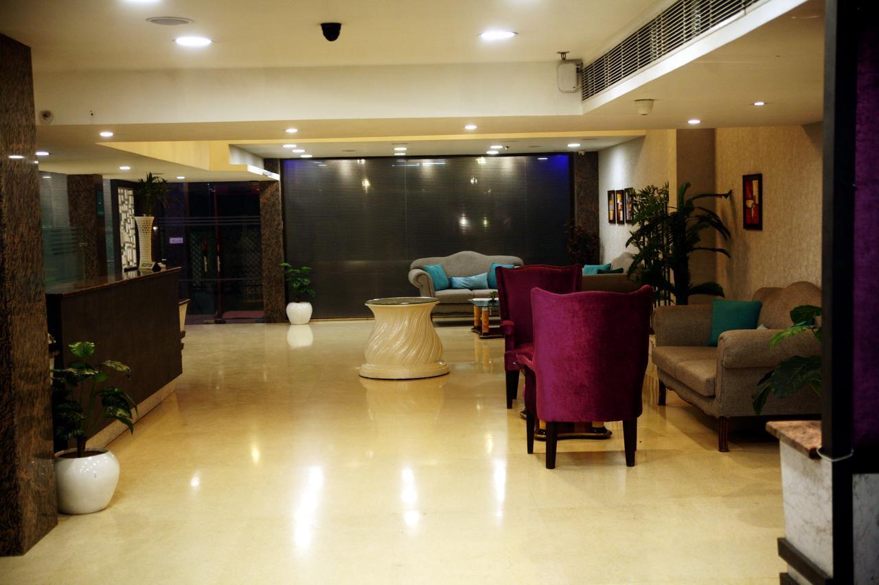 Capital O 7331 Hotel Downtown Új-Delhi Kültér fotó