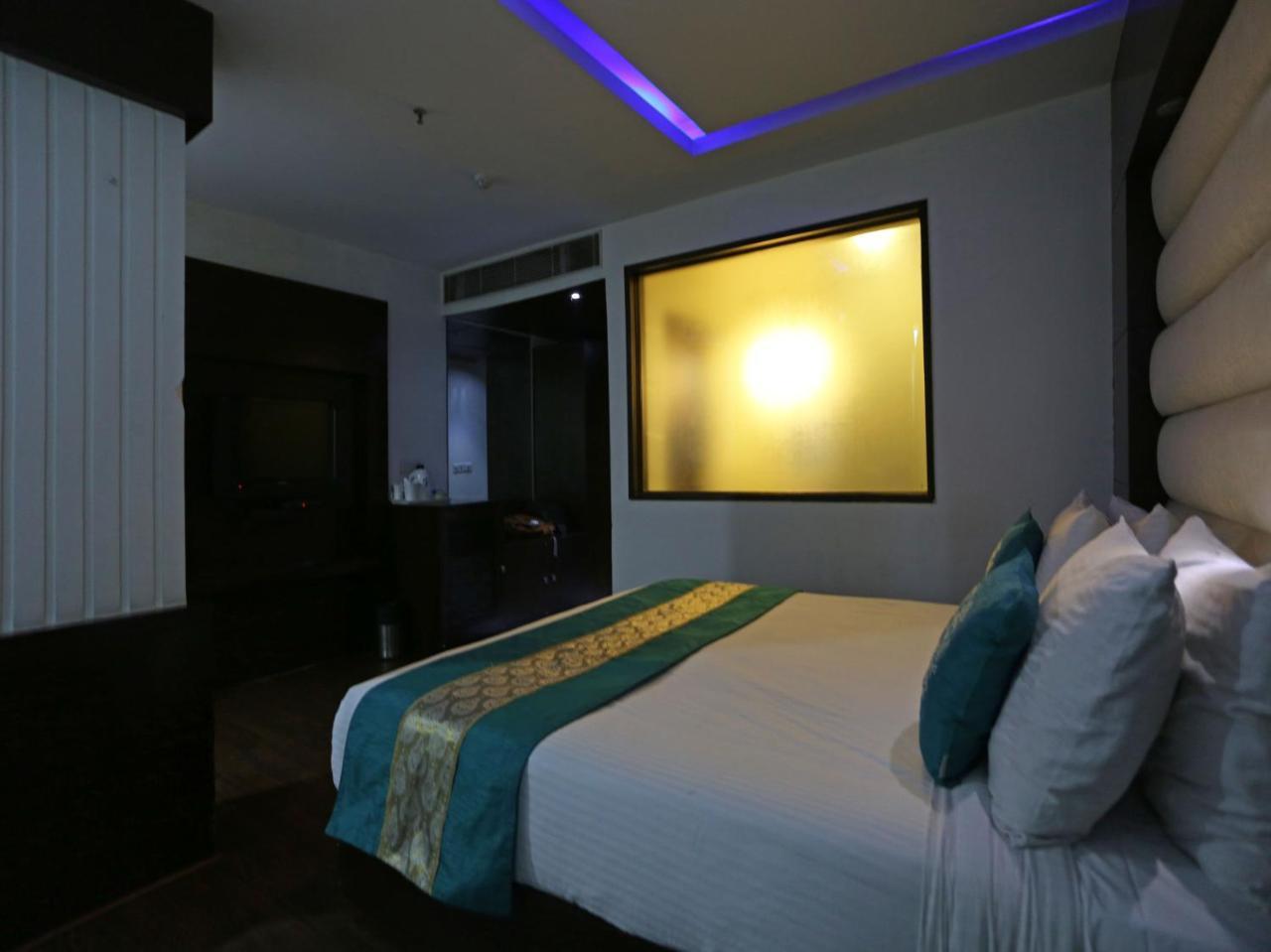 Capital O 7331 Hotel Downtown Új-Delhi Kültér fotó