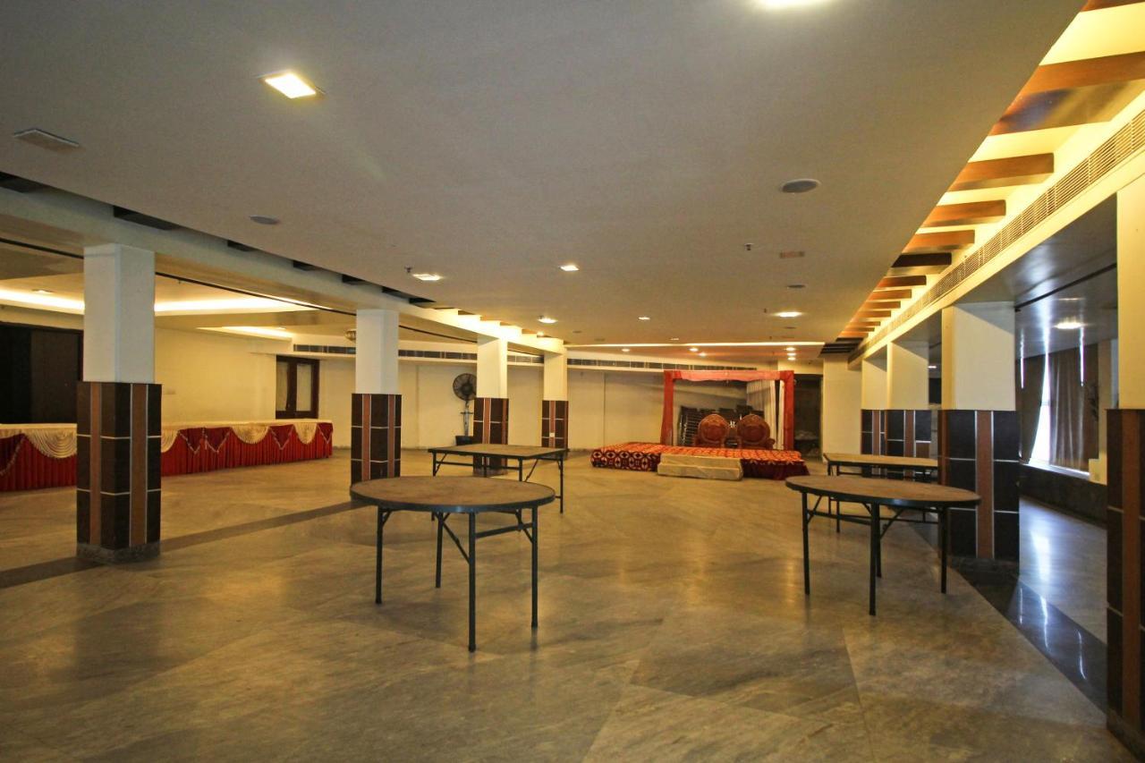 Capital O 7331 Hotel Downtown Új-Delhi Kültér fotó