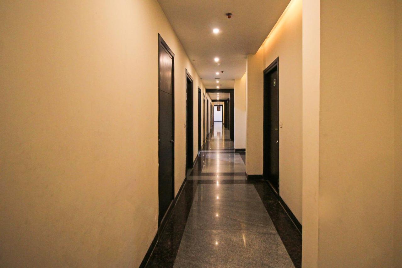 Capital O 7331 Hotel Downtown Új-Delhi Kültér fotó